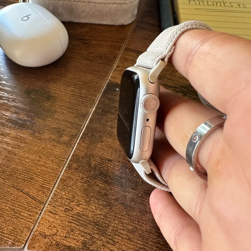 Apple Watch Series 8 starlight 41